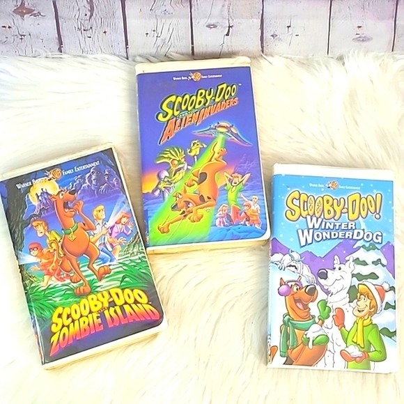 Scooby-Doo VHS Tape Movie Bundle Alien Invaders Zombie Island Winter Wonderdog - Picture 4 of 17